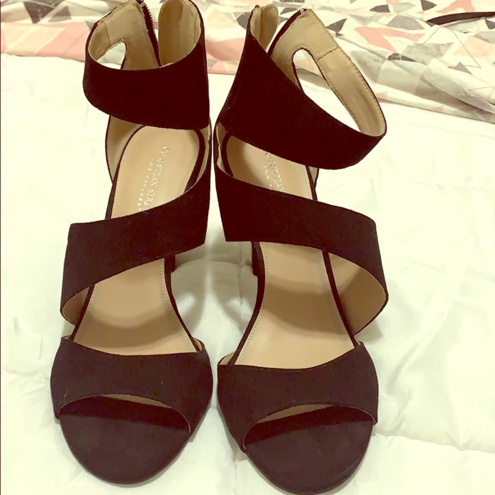 Never worn black heels